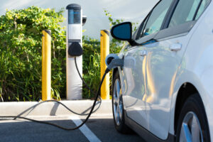Интерес к автомобилям на газу серьезно падает, но и электромобили не без проблем